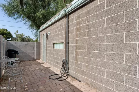 Exterior - 1101 E Bethany Home Rd #1, Phoenix, AZ 85014 photo 8 of 17