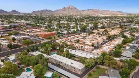 View/Area - 1101 E Bethany Home Rd #1, Phoenix, AZ 85014 photo 7 of 12
