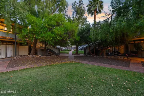 Exterior - 1101 E Bethany Home Rd #1, Phoenix, AZ 85014 photo 13 of 17