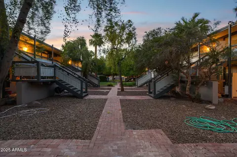 Exterior - 1101 E Bethany Home Rd #1, Phoenix, AZ 85014 photo 15 of 17