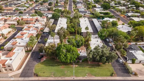 View/Area - 1101 E Bethany Home Rd #1, Phoenix, AZ 85014 photo 1 of 12