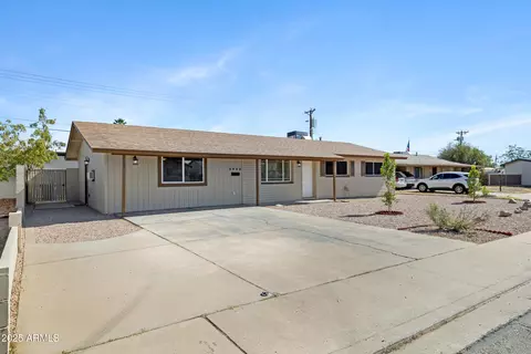 2030 E Alder Cir, Mesa, AZ 85204 photo 2