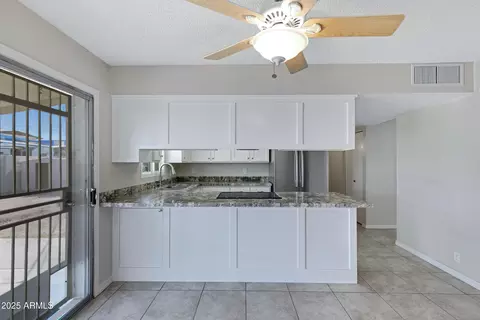 2030 E Alder Cir, Mesa, AZ 85204 photo 9