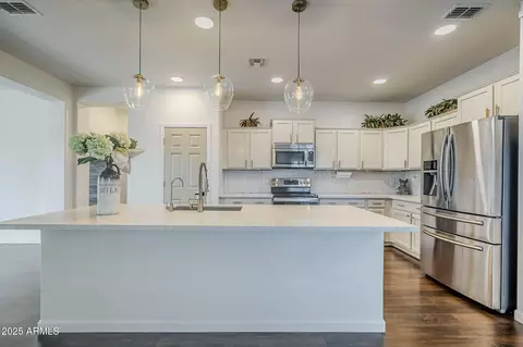Kitchen - 10925 E Toluca Ave, Mesa, AZ 85212 photo 3 of 9