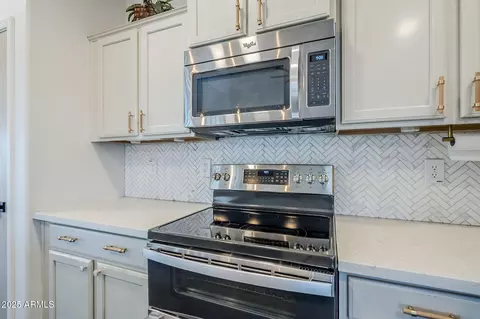 Kitchen - 10925 E Toluca Ave, Mesa, AZ 85212 photo 6 of 9