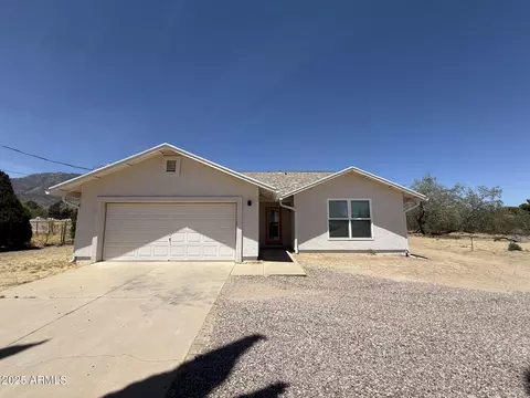 7462 S Circle S Dr, Hereford, AZ 85615