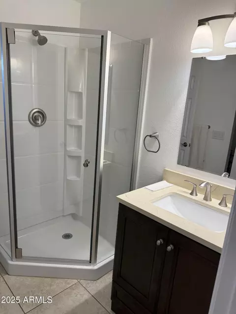 Bath - 7462 S Circle S Dr, Hereford, AZ 85615 photo 2 of 3