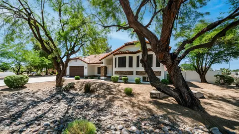 35 E Secretariat Dr, Tempe, AZ 85284
