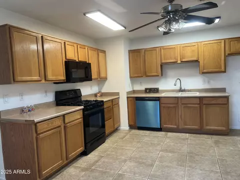 5220 W Mauna Loa Ln, Glendale, AZ 85306