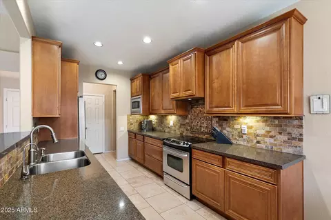3350 E Rosemonte Dr, Phoenix, AZ 85050 photo 9