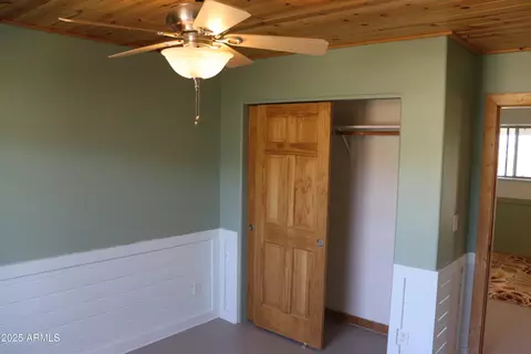1155 W Half Moon Ct, Ash Fork, AZ 86320 photo 19