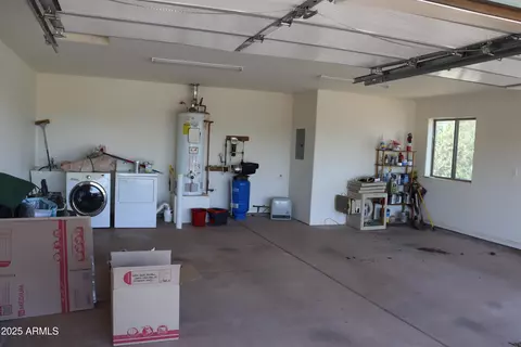 1155 W Half Moon Ct, Ash Fork, AZ 86320 photo 21