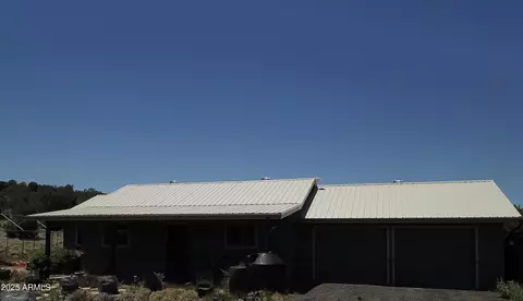 1155 W Half Moon Ct, Ash Fork, AZ 86320