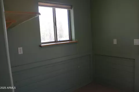 1155 W Half Moon Ct, Ash Fork, AZ 86320 photo 10