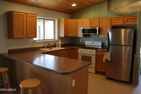 1155 W Half Moon Ct, Ash Fork, AZ 86320 photo 8