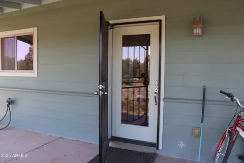 1155 W Half Moon Ct, Ash Fork, AZ 86320 photo 2