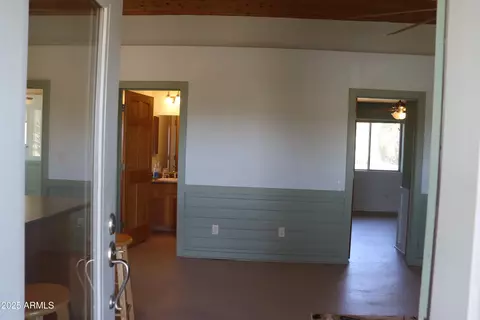 1155 W Half Moon Ct, Ash Fork, AZ 86320 photo 3