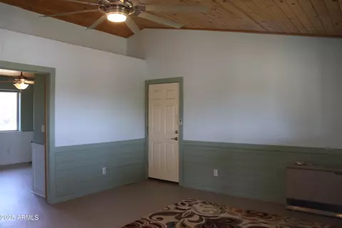 1155 W Half Moon Ct, Ash Fork, AZ 86320 photo 4