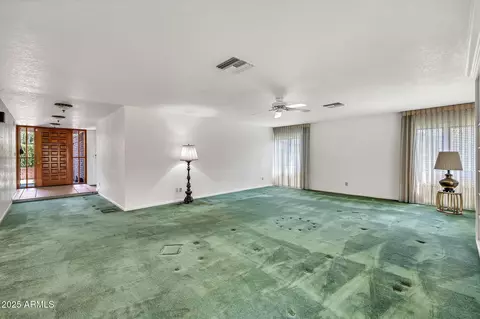 Living - 7037 N 11th Dr, Phoenix, AZ 85021 photo 1 of 5