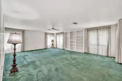 Living - 7037 N 11th Dr, Phoenix, AZ 85021 photo 3 of 5