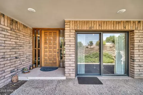 Exterior - 7037 N 11th Dr, Phoenix, AZ 85021 photo 1 of 7