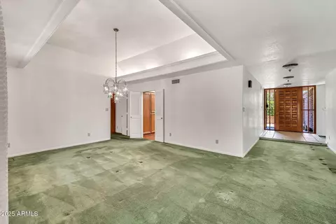 Living - 7037 N 11th Dr, Phoenix, AZ 85021 photo 2 of 5