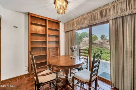 Dining - 7037 N 11th Dr, Phoenix, AZ 85021 photo 2 of 2