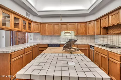 Kitchen - 7037 N 11th Dr, Phoenix, AZ 85021 photo 1 of 3