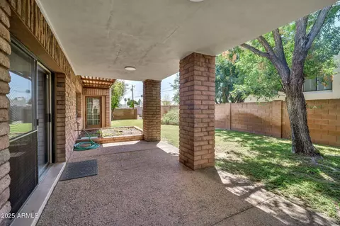 Exterior - 7037 N 11th Dr, Phoenix, AZ 85021 photo 7 of 7