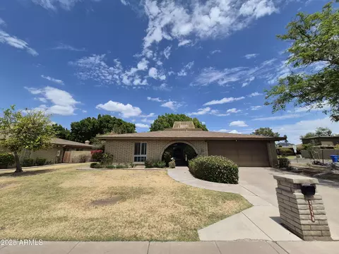 1118 E Orangewood Ave, Phoenix, AZ 85020