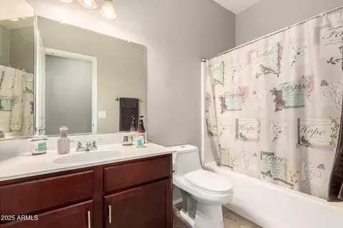 Bath - 5312 S 33rd Ave, Phoenix, AZ 85041 photo 2 of 2