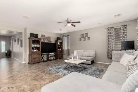 Entry Way - 5312 S 33rd Ave, Phoenix, AZ 85041 photo 2 of 3