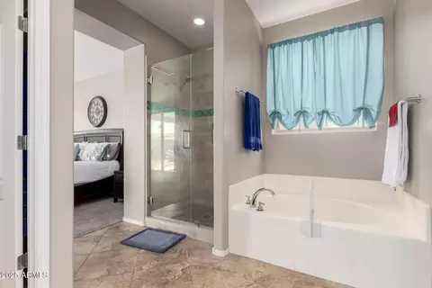 Bath - 5312 S 33rd Ave, Phoenix, AZ 85041 photo 1 of 2