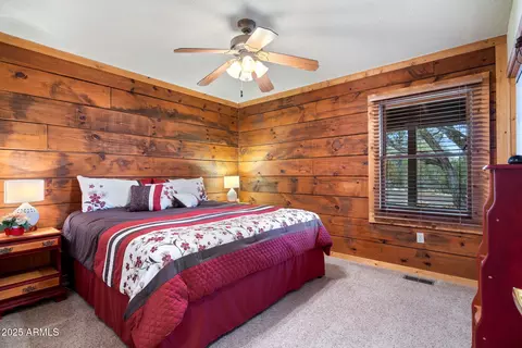 Bedroom - 2245 Double Bogey Way, Overgaard, AZ 85933 photo 3 of 6