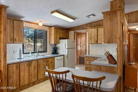 2841 Pine Rim Rd, Overgaard, AZ 85933 photo 12