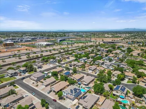 View/Area - 2466 E Harrison Ct, Gilbert, AZ 85295 photo 6 of 7
