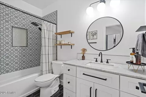 Bath - 2466 E Harrison Ct, Gilbert, AZ 85295 photo 1 of 5