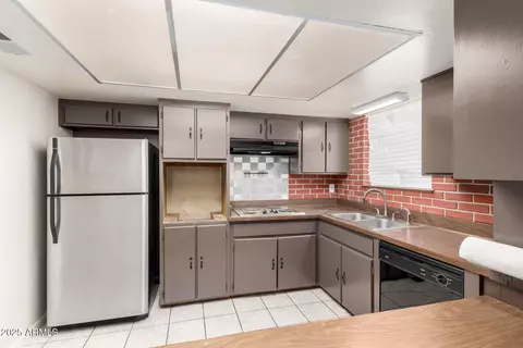 7360 N 38th Dr, Phoenix, AZ 85051 photo 9
