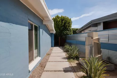Exterior - 1029 E Palo Verde Dr, Phoenix, AZ 85014 photo 6 of 6