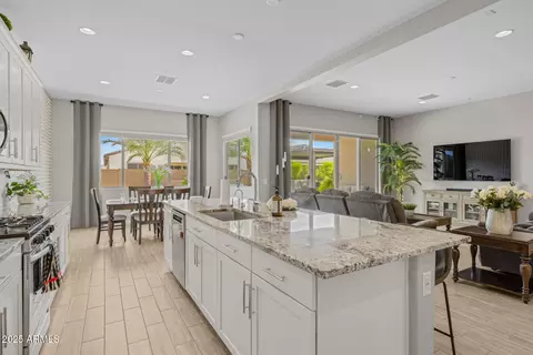 Kitchen - 2343 E Kelly Dr, Gilbert, AZ 85298 photo 4 of 7