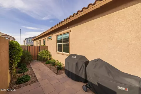 Exterior - 2343 E Kelly Dr, Gilbert, AZ 85298 photo 17 of 19