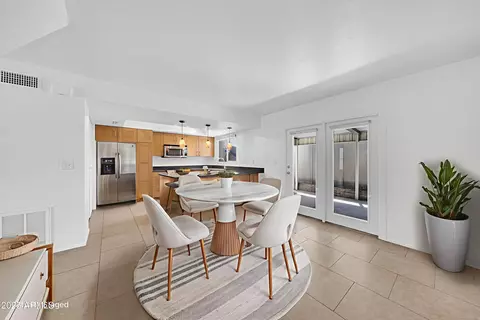 Dining - 2812 E Clarendon Ave, Phoenix, AZ 85016 photo 1 of 1