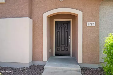 4743 E Laurel Ave, Gilbert, AZ 85234 photo 2