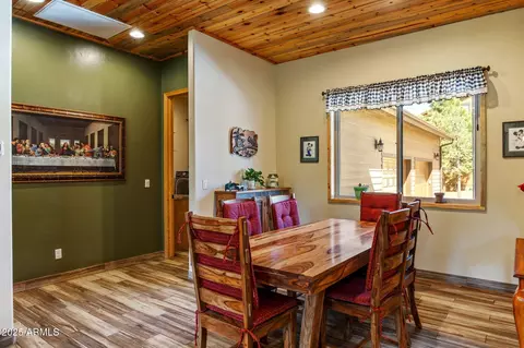 Dining - 2352 Immelman Cir, Overgaard, AZ 85933 photo 1 of 1