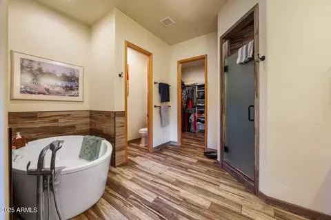 Bath - 2352 Immelman Cir, Overgaard, AZ 85933 photo 2 of 6