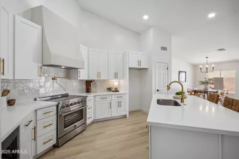 10545 E Dolphin Ave, Mesa, AZ 85208