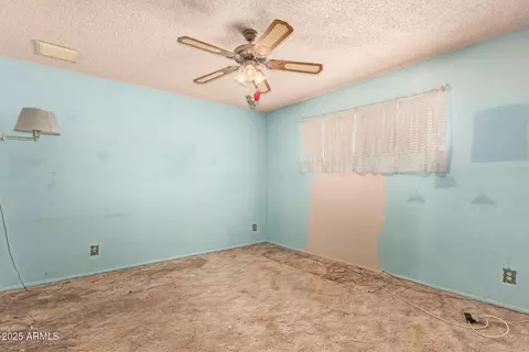 Bedroom - 405 E Thunderbird Trl, Phoenix, AZ 85042 photo 5 of 6