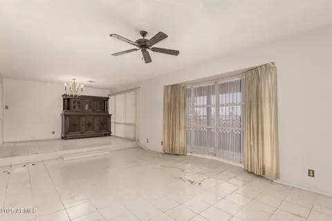 Living - 405 E Thunderbird Trl, Phoenix, AZ 85042 photo 4 of 6