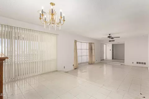 Living - 405 E Thunderbird Trl, Phoenix, AZ 85042 photo 3 of 6
