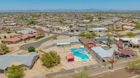 View/Area - 405 E Thunderbird Trl, Phoenix, AZ 85042 photo 6 of 14